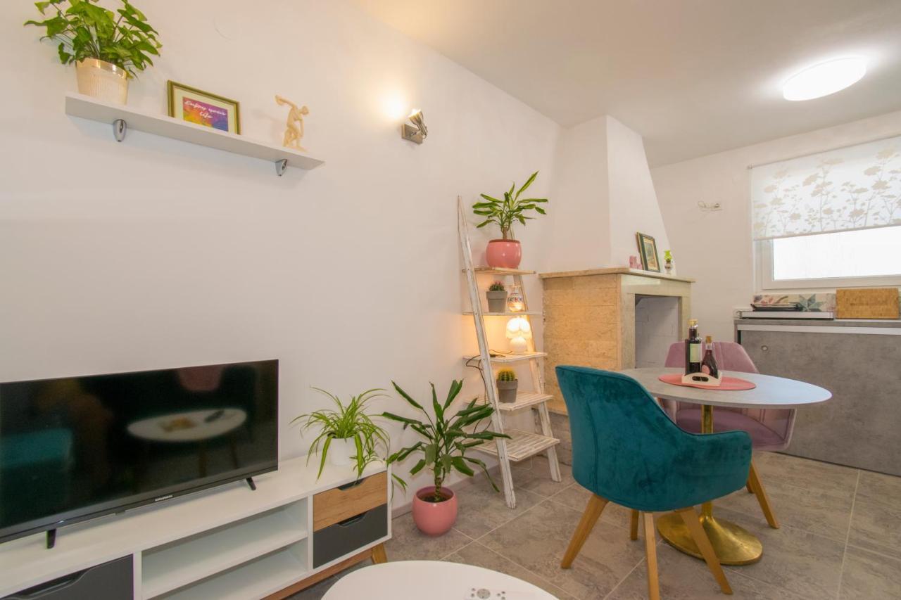 Apartman Enjoy Ровінь Екстер'єр фото