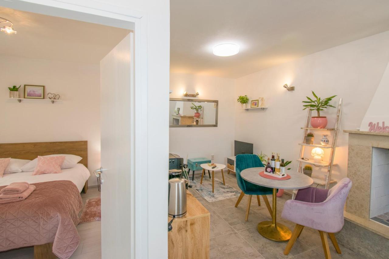 Apartman Enjoy Ровінь Екстер'єр фото