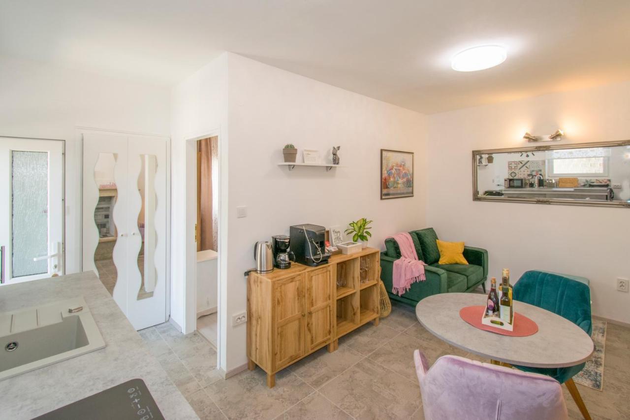 Apartman Enjoy Ровінь Екстер'єр фото